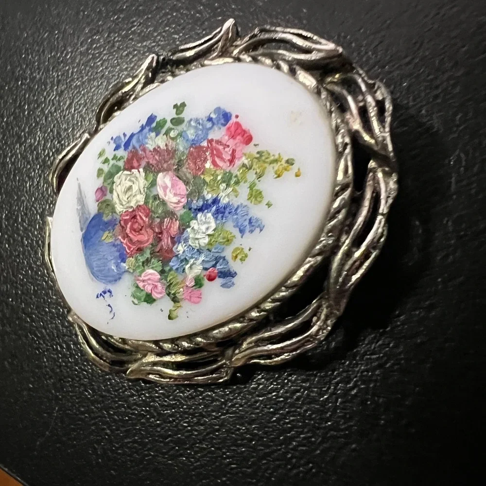 Estate vintage hand